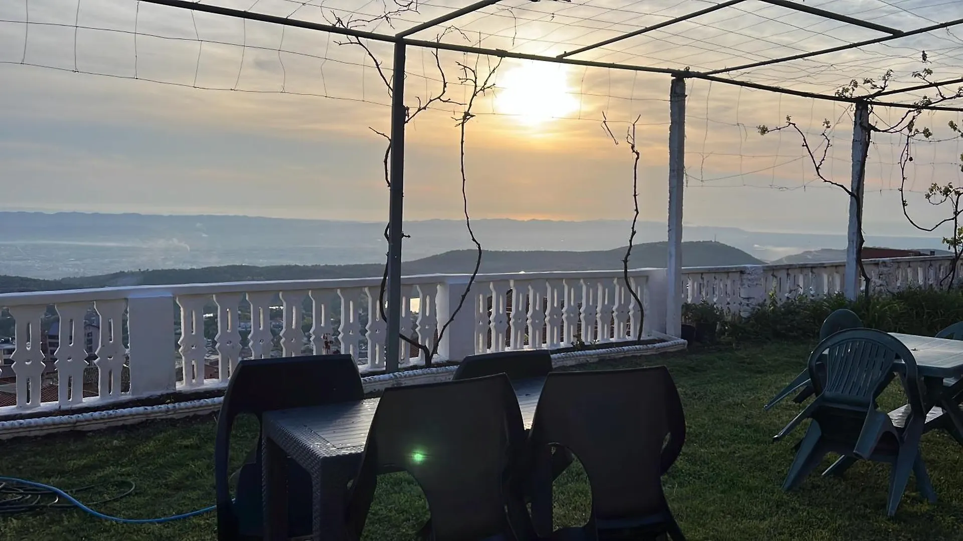 Garden Villa Guni Kruje 0*,  Albania