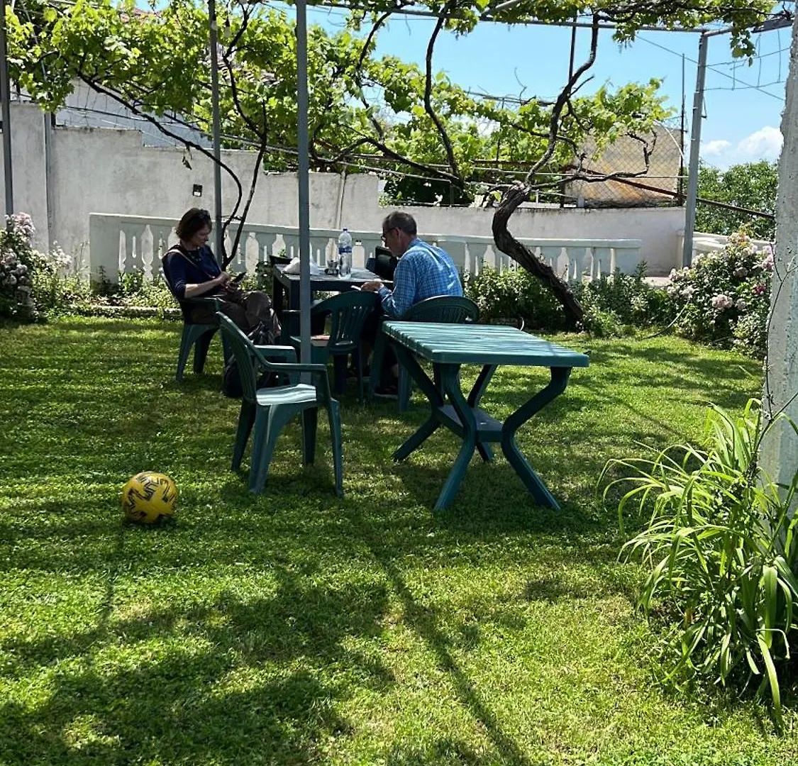 Garden Villa Guni Krujë