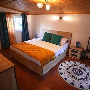 Apartamento Grandpa House-attic App 4, Tirana